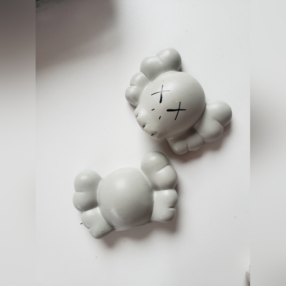 Kaws Cake Topper - Picture 8 of 9